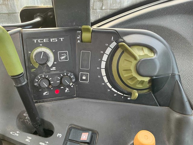 2012 claas 410 arion vierwielaangedreven landbouwtractor - afbeelding 44 van  62