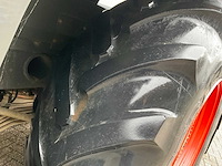 2012 claas xerion 3800 saddle trac vierwielaangedreven landbouwtractor - afbeelding 3 van  33