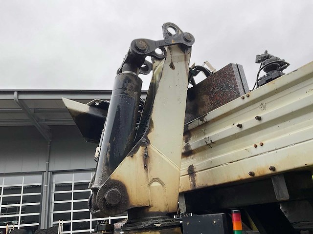 2012 claas xerion 3800 saddle trac vierwielaangedreven landbouwtractor - afbeelding 14 van  33