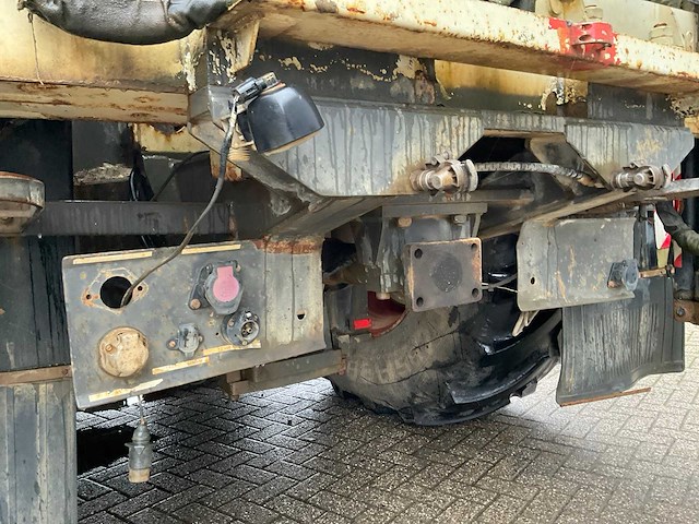 2012 claas xerion 3800 saddle trac vierwielaangedreven landbouwtractor - afbeelding 15 van  33