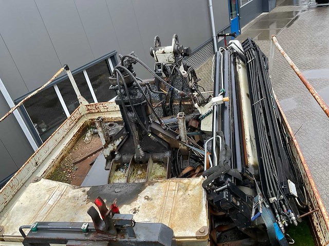 2012 claas xerion 3800 saddle trac vierwielaangedreven landbouwtractor - afbeelding 16 van  33