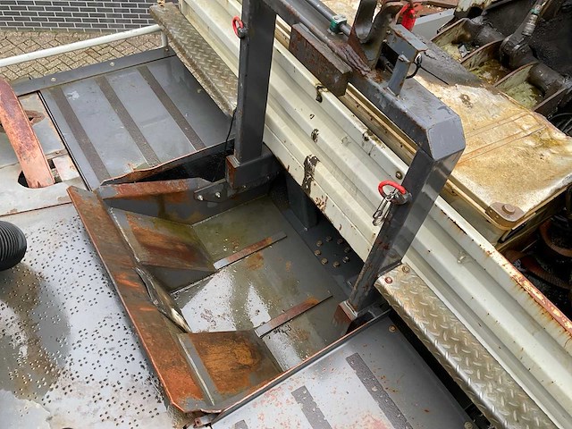 2012 claas xerion 3800 saddle trac vierwielaangedreven landbouwtractor - afbeelding 17 van  33