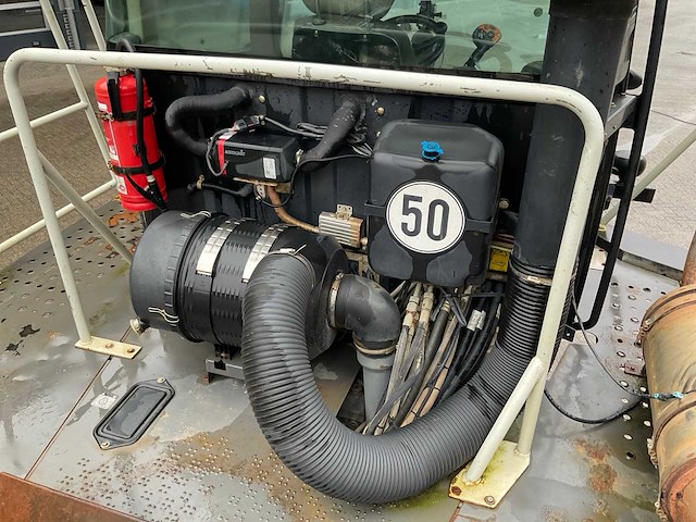 2012 claas xerion 3800 saddle trac vierwielaangedreven landbouwtractor - afbeelding 20 van  33