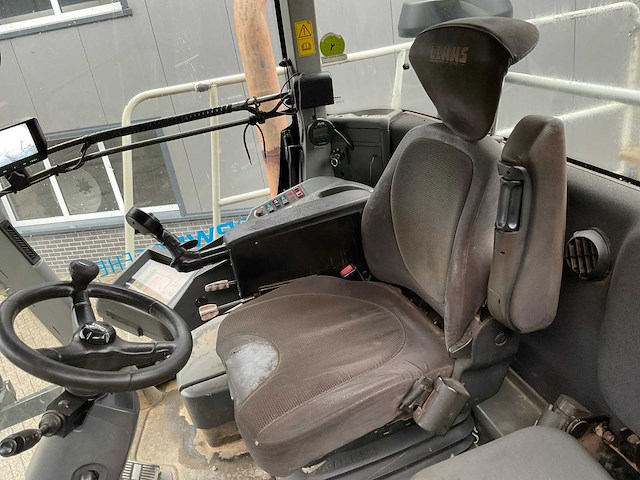 2012 claas xerion 3800 saddle trac vierwielaangedreven landbouwtractor - afbeelding 21 van  33