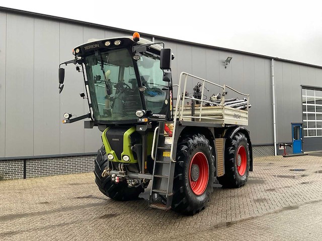 2012 claas xerion 3800 saddle trac vierwielaangedreven landbouwtractor - afbeelding 12 van  33