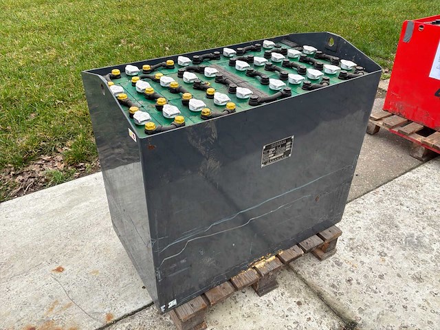2012 corbat 48v / 620ah heftruck accu - afbeelding 1 van  3