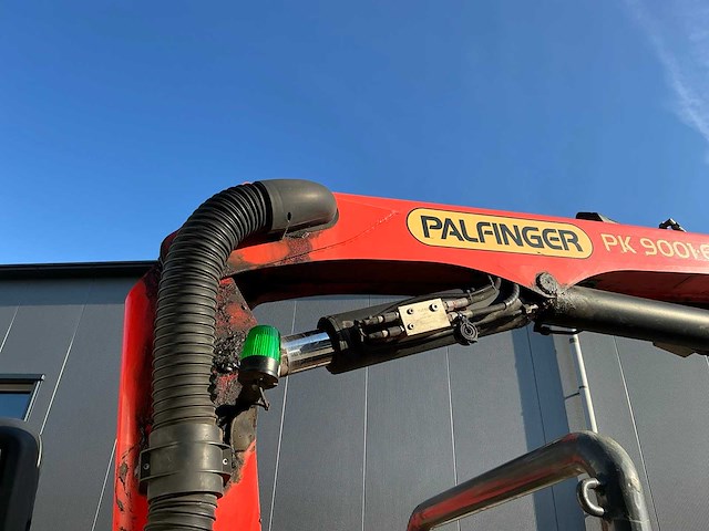 2012 daf lf 3 zijdige kippervrachtwagen met palfinger laadkraan - afbeelding 16 van  41