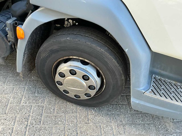 2012 daf lf 3 zijdige kippervrachtwagen met palfinger laadkraan - afbeelding 20 van  41