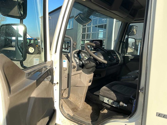 2012 daf lf 3 zijdige kippervrachtwagen met palfinger laadkraan - afbeelding 27 van  41