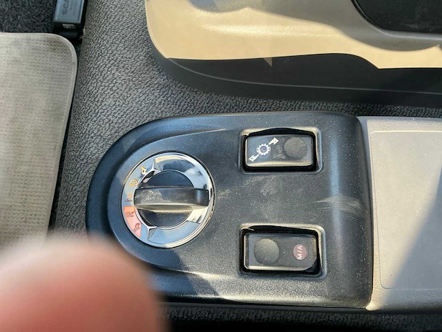 2012 daf lf 3 zijdige kippervrachtwagen met palfinger laadkraan - afbeelding 31 van  41