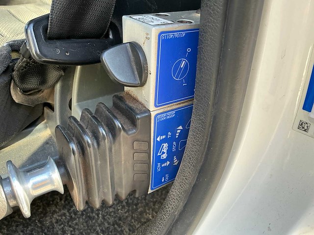 2012 daf lf 3 zijdige kippervrachtwagen met palfinger laadkraan - afbeelding 32 van  41