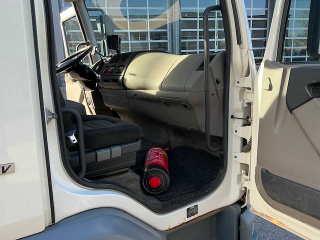 2012 daf lf 3 zijdige kippervrachtwagen met palfinger laadkraan - afbeelding 33 van  41