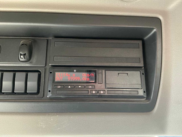 2012 daf lf 3 zijdige kippervrachtwagen met palfinger laadkraan - afbeelding 35 van  41