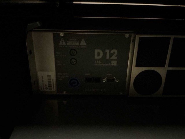 2012 d&b audiotechnik d12 versterker - afbeelding 3 van  4