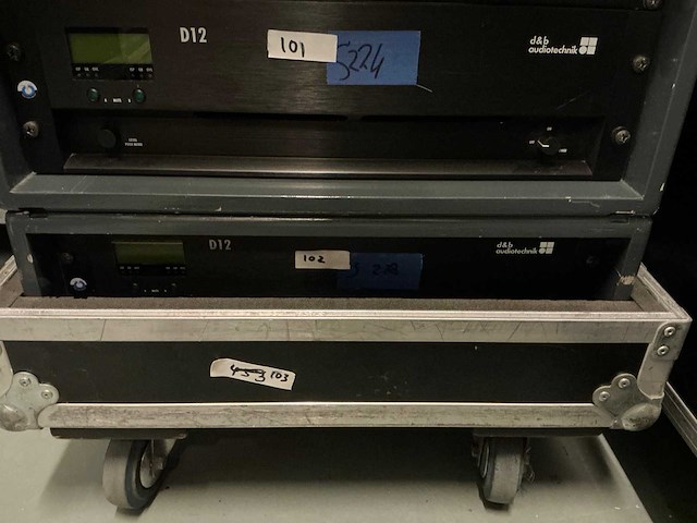 2012 d&b audiotechnik d12 versterker - afbeelding 1 van  3