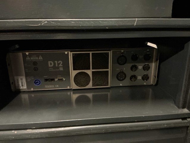 2012 d&b audiotechnik d12 versterker - afbeelding 2 van  3