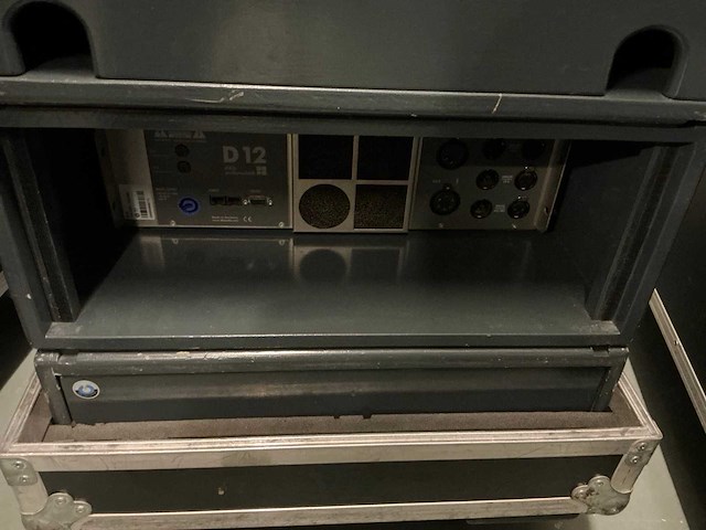 2012 d&b audiotechnik d12 versterker - afbeelding 3 van  3