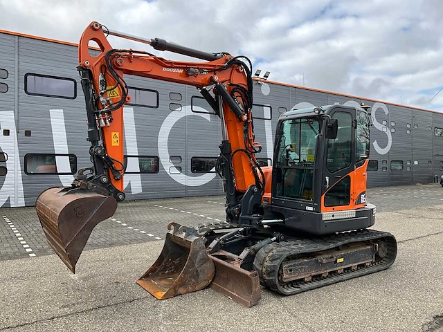 2012 doosan dx80r 2pc boom midigraafmachine met topcon x53i gps systeem - afbeelding 1 van  48