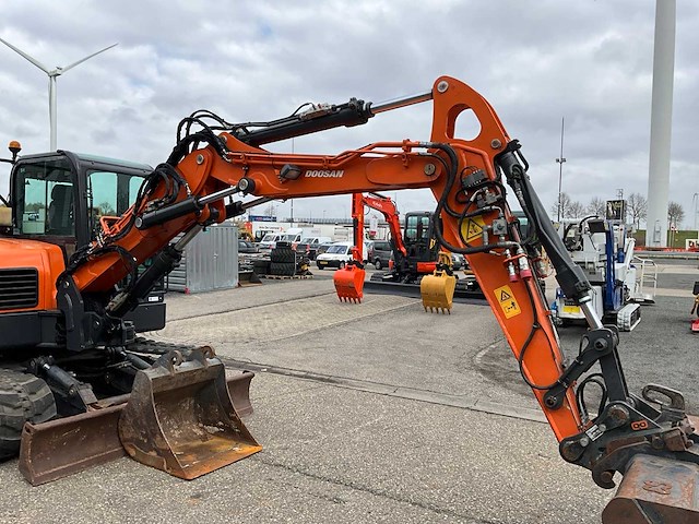 2012 doosan dx80r 2pc boom midigraafmachine met topcon x53i gps systeem - afbeelding 17 van  48