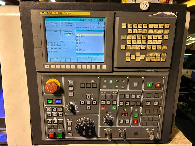 2012 doosan lynx 300 cnc-draaibank - afbeelding 18 van  22