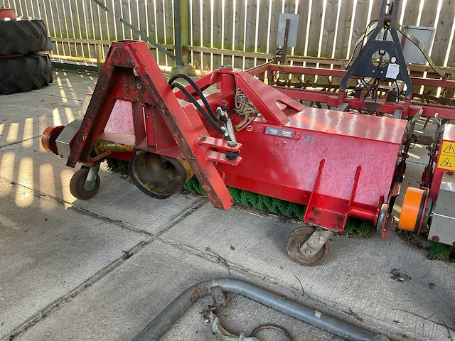 2012 dücker hdk 1800 veegmachine - afbeelding 3 van  9