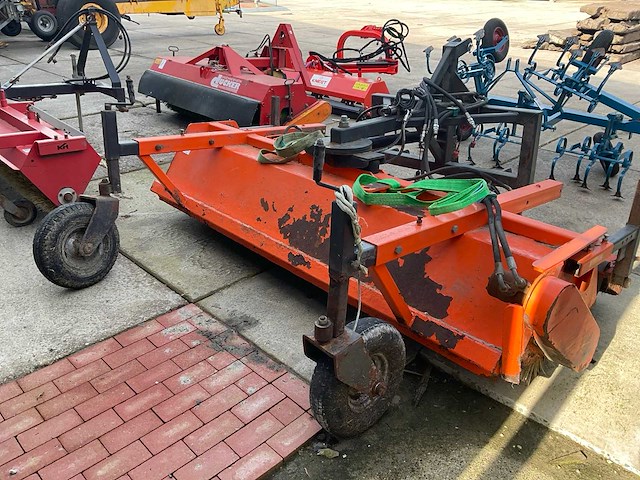 2012 dücker hdk 1800 veegmachine - afbeelding 1 van  5