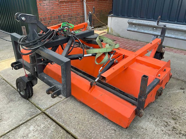 2012 dücker hdk 1800 veegmachine - afbeelding 3 van  5