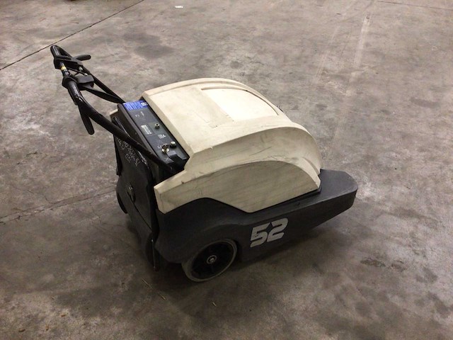 2012 dulevo 52 eh zelfrijdende veegmachine - afbeelding 3 van  7