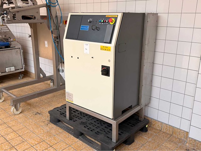 2012 fanic robot controller - afbeelding 1 van  5