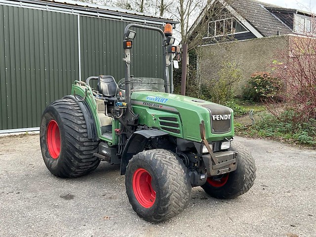 2012 fendt 209 compacttractor - afbeelding 9 van  16