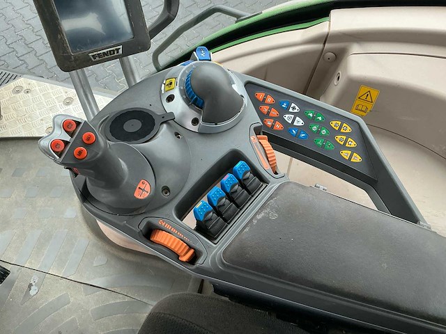 2012 fendt 927 vario vierwielaangedreven landbouwtractor - afbeelding 24 van  43