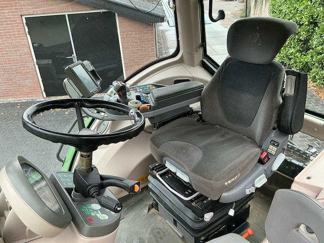 2012 fendt 927 vario vierwielaangedreven landbouwtractor - afbeelding 20 van  41