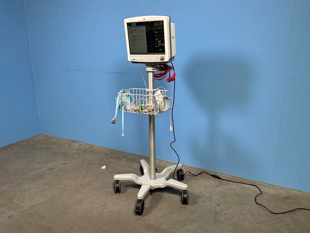 2012 ge b650 patiëntmonitor - afbeelding 1 van  6