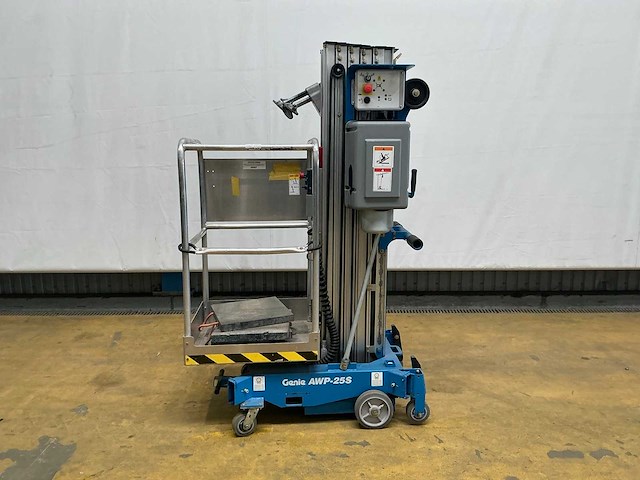 2012 genie awp-25s personenlift - afbeelding 12 van  14