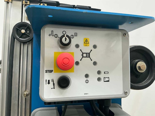 2012 genie awp-25s personenlift - afbeelding 2 van  9