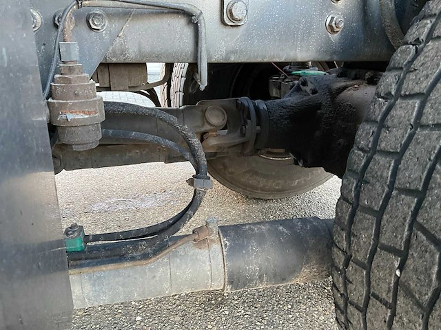 2012 ginaf x3232s 6x4 25t haakarm + hmf 1643 z-kraan vrachtwagen bz-vg-55 - afbeelding 13 van  60