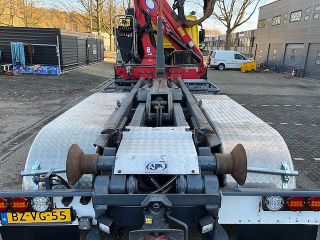 2012 ginaf x3232s 6x4 25t haakarm + hmf 1643 z-kraan vrachtwagen bz-vg-55 - afbeelding 18 van  60