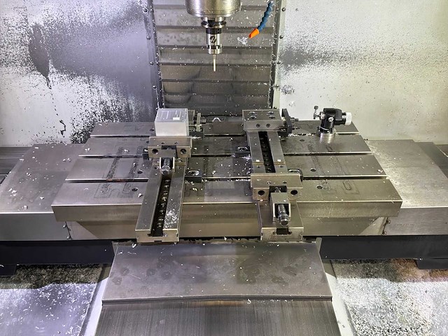 2012 haas haas vf-2ssyt verticale cnc-freesmachine - afbeelding 11 van  12