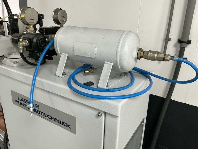 2012 heller 8207mf130 puntlasmachine - afbeelding 12 van  13