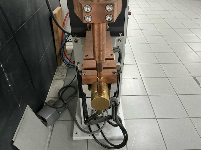 2012 heller 8207mf130 puntlasmachine - afbeelding 1 van  22