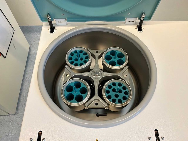 2012 hettich rotina 4706 420 r centrifuge - afbeelding 4 van  5