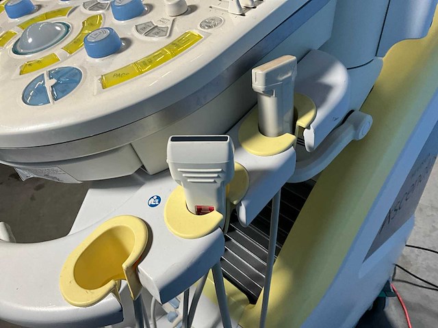 2012 hitachi hi vision ascendus ultra sound machine - afbeelding 11 van  11