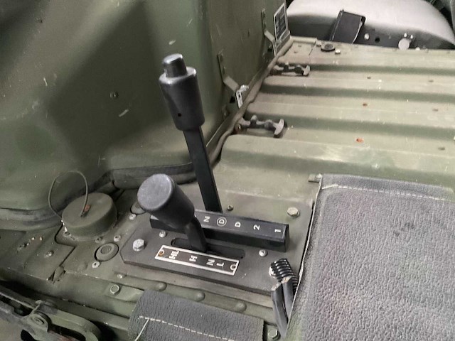 2012 humvee m1114 legervoertuig - afbeelding 8 van  27