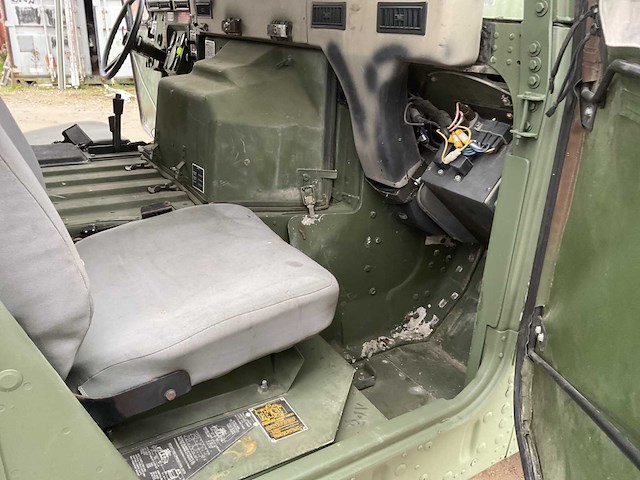 2012 humvee m1114 legervoertuig - afbeelding 11 van  27