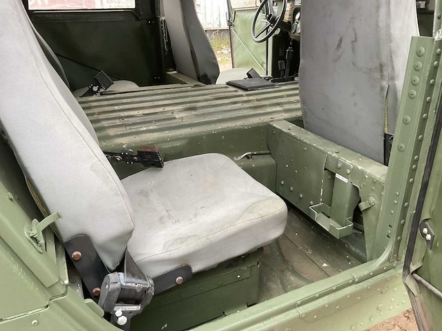 2012 humvee m1114 legervoertuig - afbeelding 13 van  27