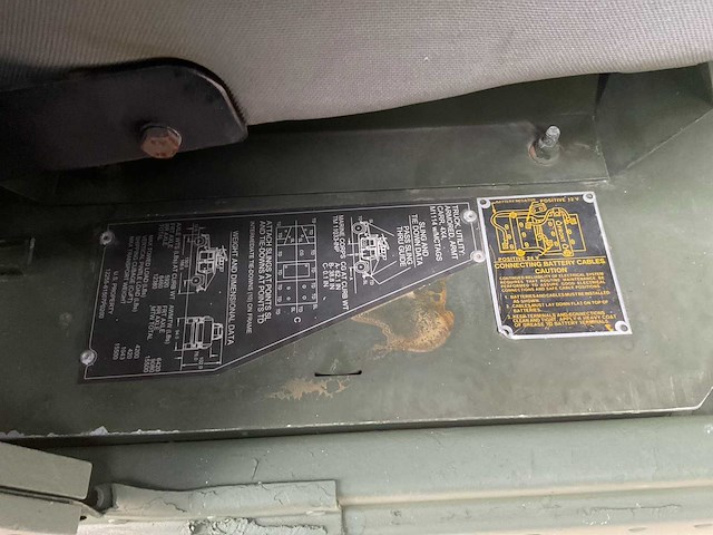 2012 humvee m1114 legervoertuig - afbeelding 18 van  27