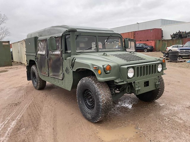 2012 humvee m1114 legervoertuig - afbeelding 12 van  27