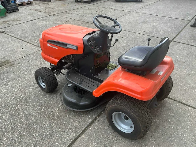 2012 husqvarna lt 131 zitmaaier - afbeelding 8 van  13