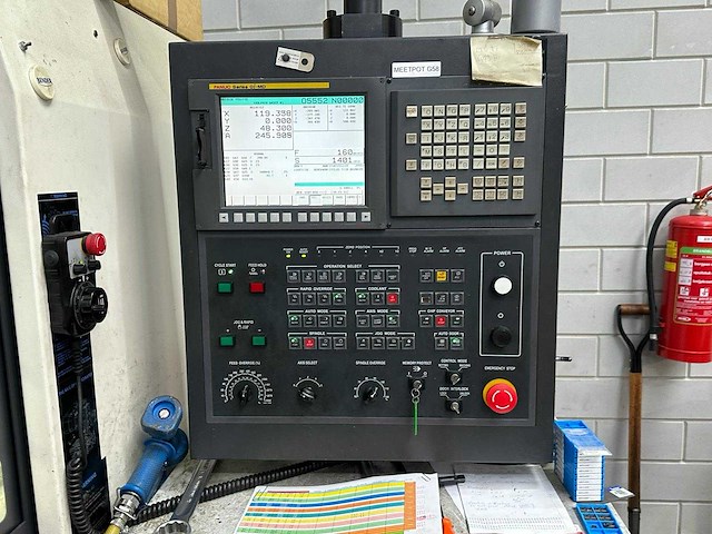 2012 hwacheon vesta 1050b 4-assige verticale machinecentra - afbeelding 4 van  11