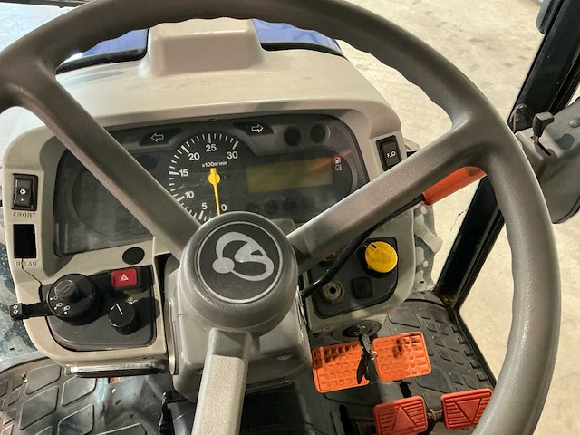 2012 iseki tg5390 2wd landbouwtractor - afbeelding 19 van  27